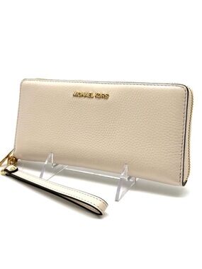 Michael Kors Large Continental Wallet Light Cream